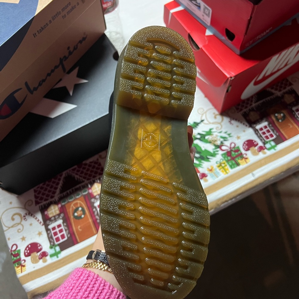 Dr martens girls shoe - Picture 5 of 8